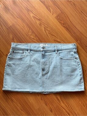 abercrombie mid rise denim mini skirt